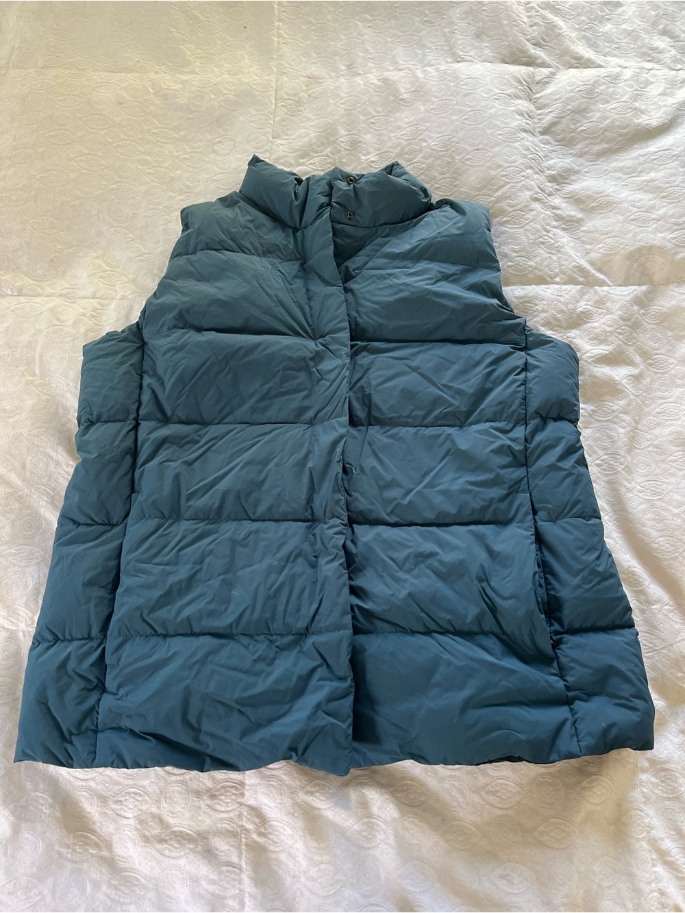 Mountain Hardwear Green Down Puffer Vest size large women’s